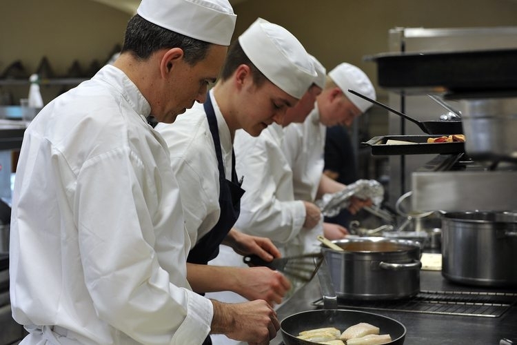 Разнорабочие  в ресторан Израиля  - Изображение #1, Объявление #1660087